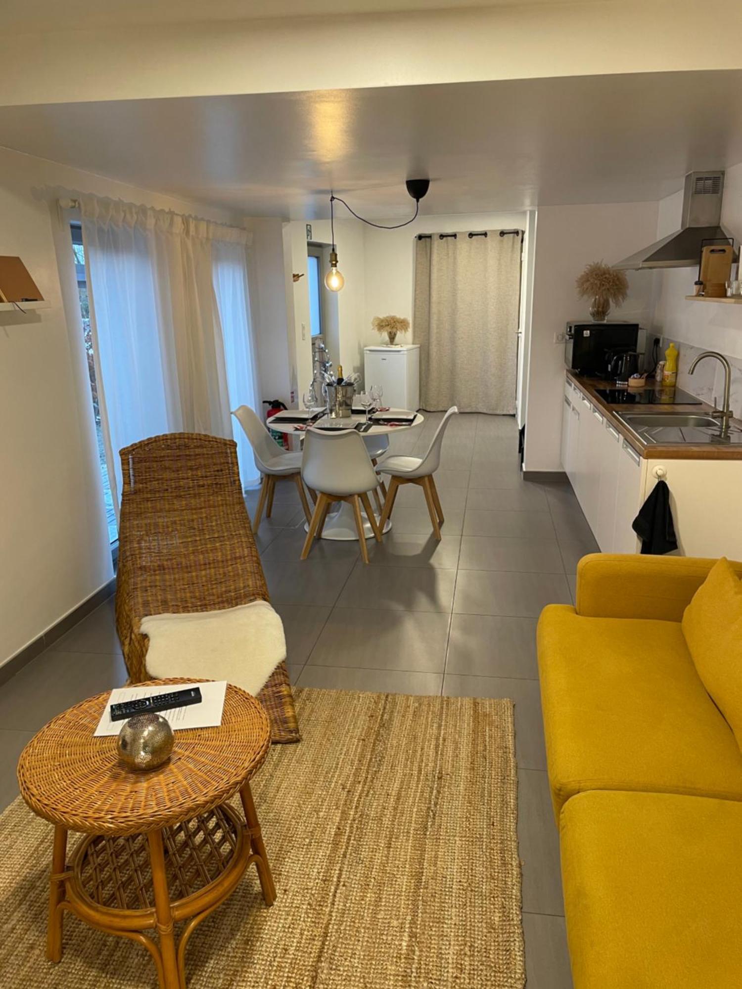 L'Entre-Temps Hotel Xhendelesse Ngoại thất bức ảnh